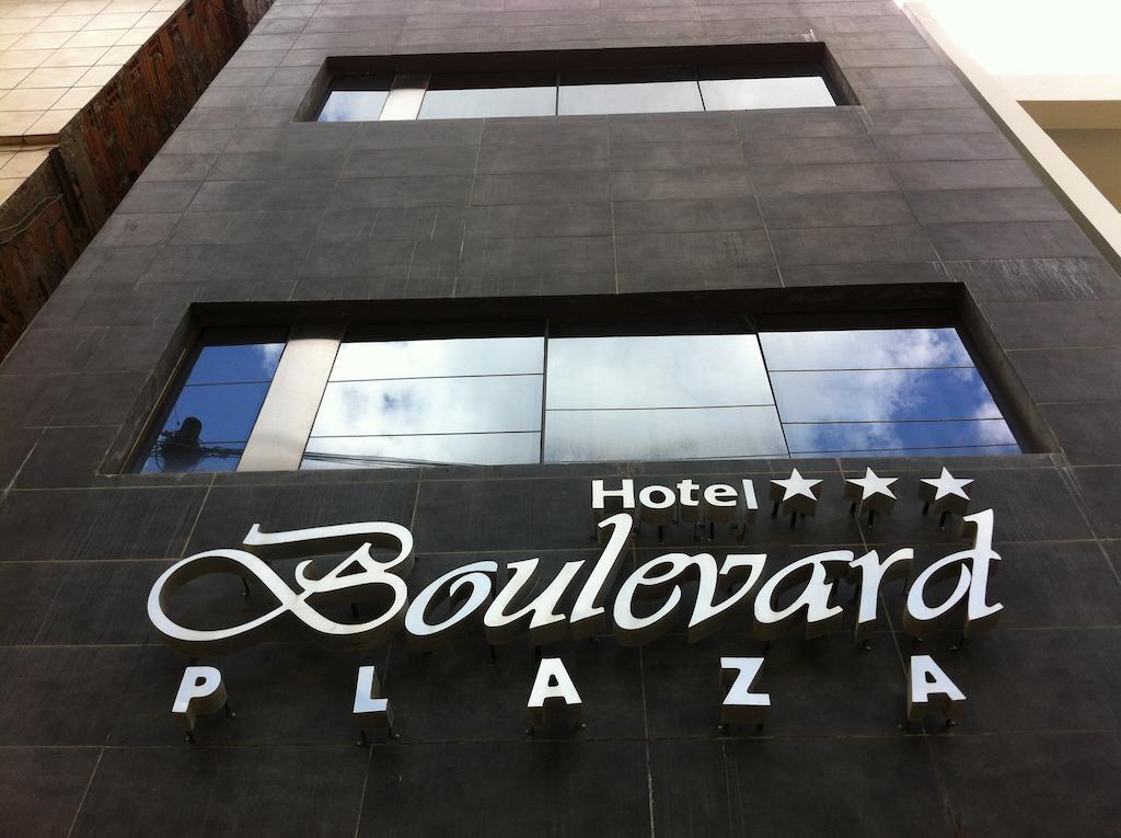 Hotel Boulevard Plaza Пукалпа Екстериор снимка